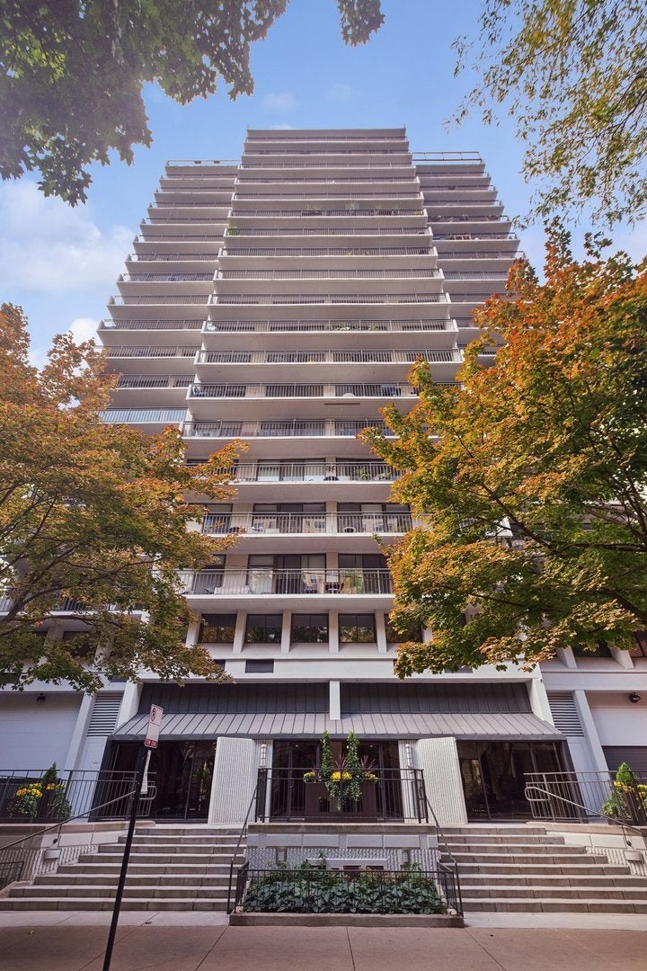 1430 North Astor Street 15b, Chicago