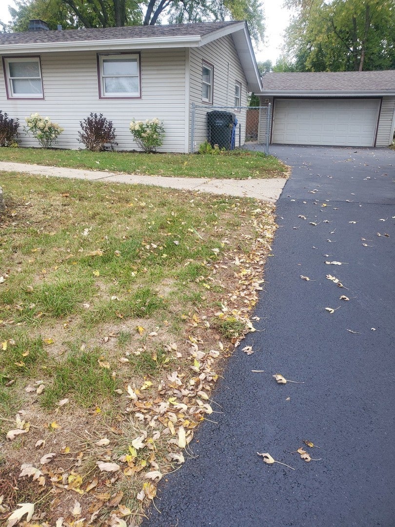 1426 Kings Road, Carpentersville