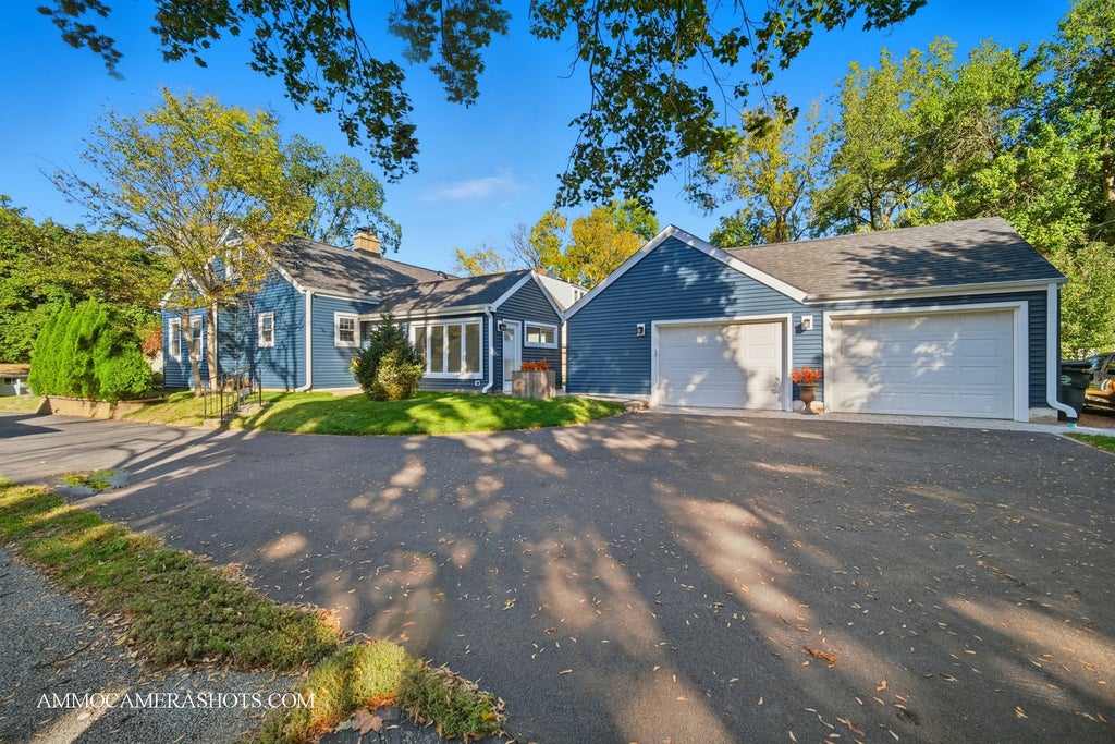 5703 Lee Avenue, Downers Grove