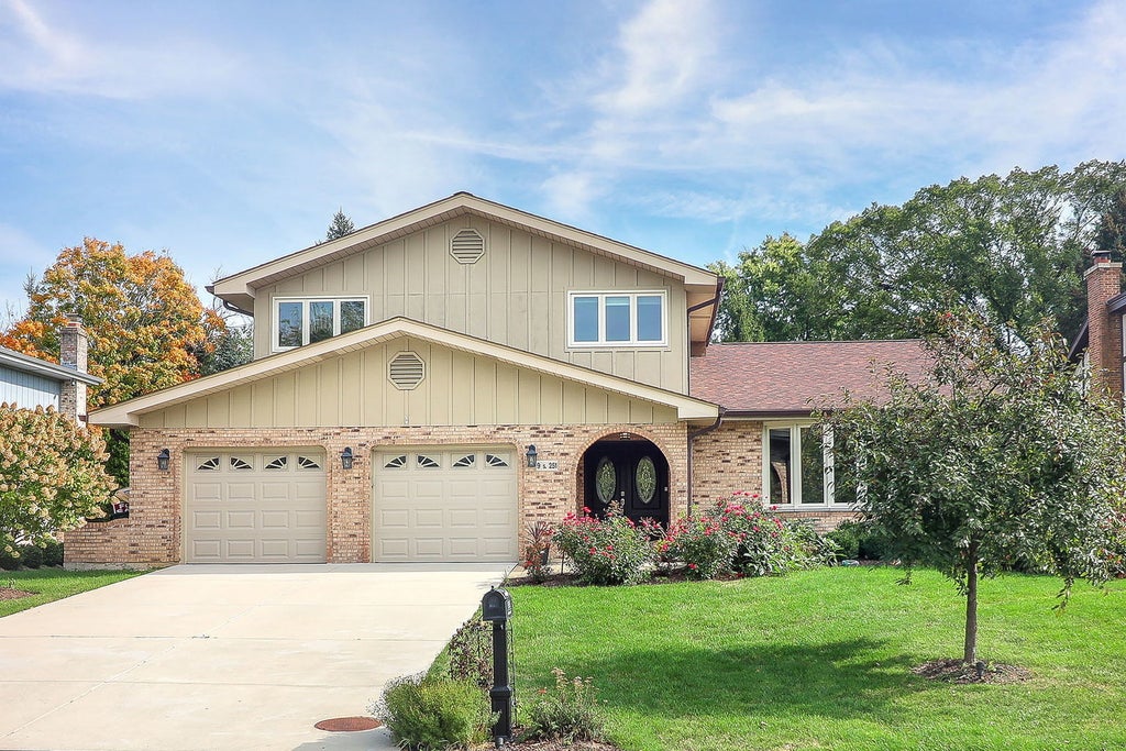 9s251 Graceland Street, Downers Grove