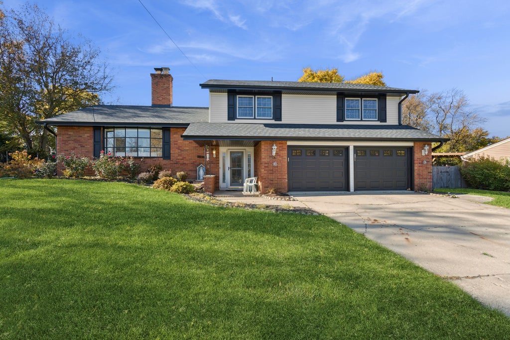 7s355 Midfield Drive, Aurora