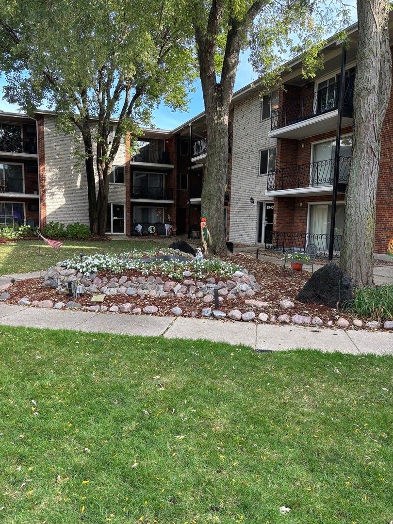 3955 West 104th Street 2b, Chicago