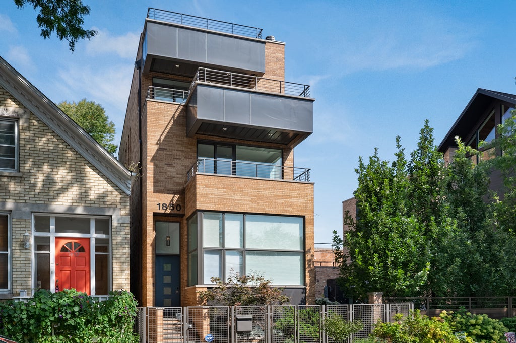 1850 West Thomas Street, Chicago, 60622