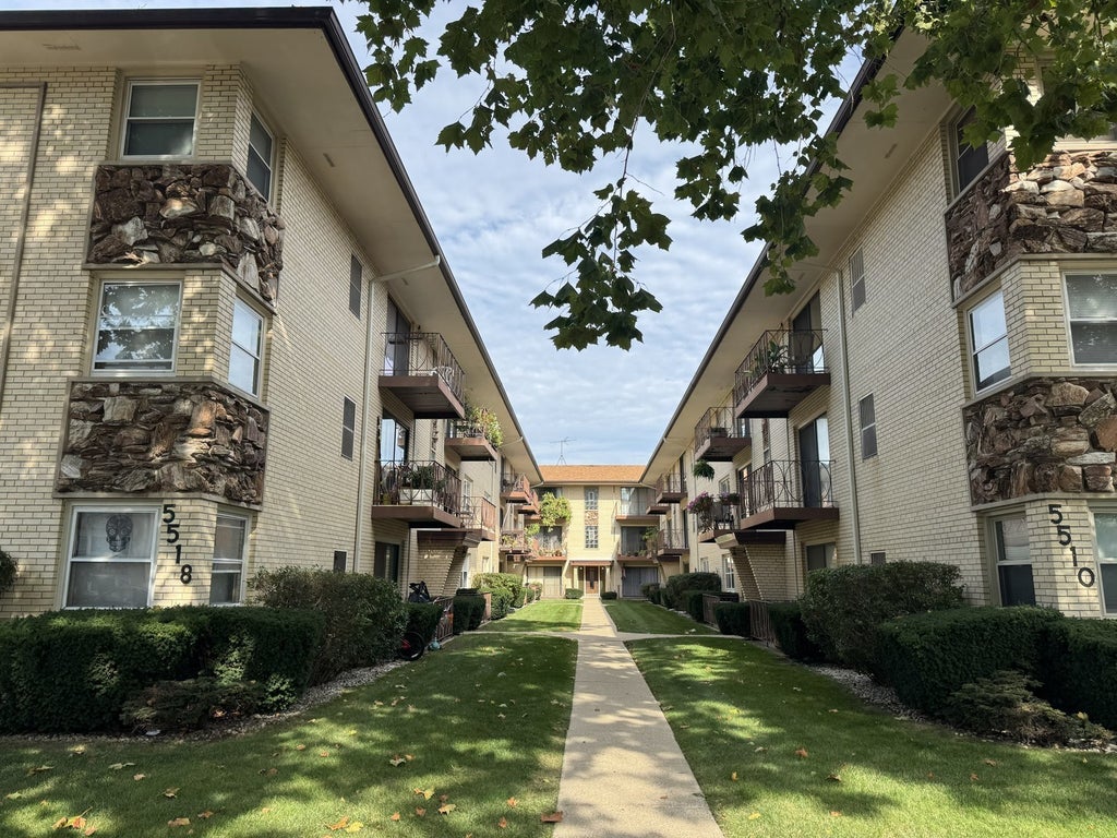 5516 West Windsor Avenue 2m, Chicago