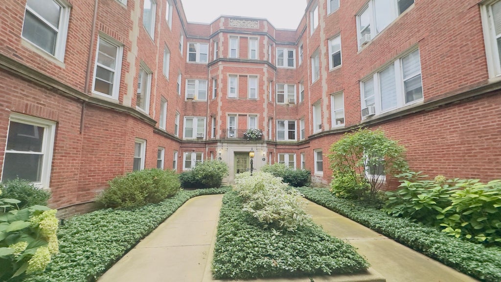 1411 West Farwell Avenue E2, Chicago