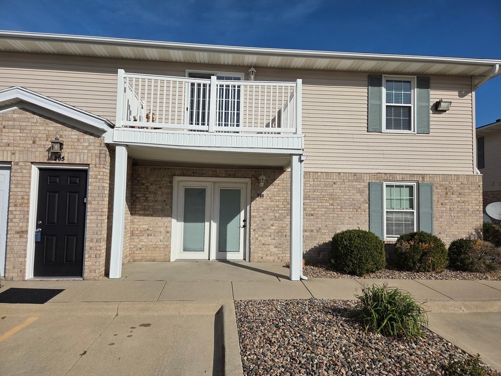 1040 Ekstam Drive 205, Bloomington