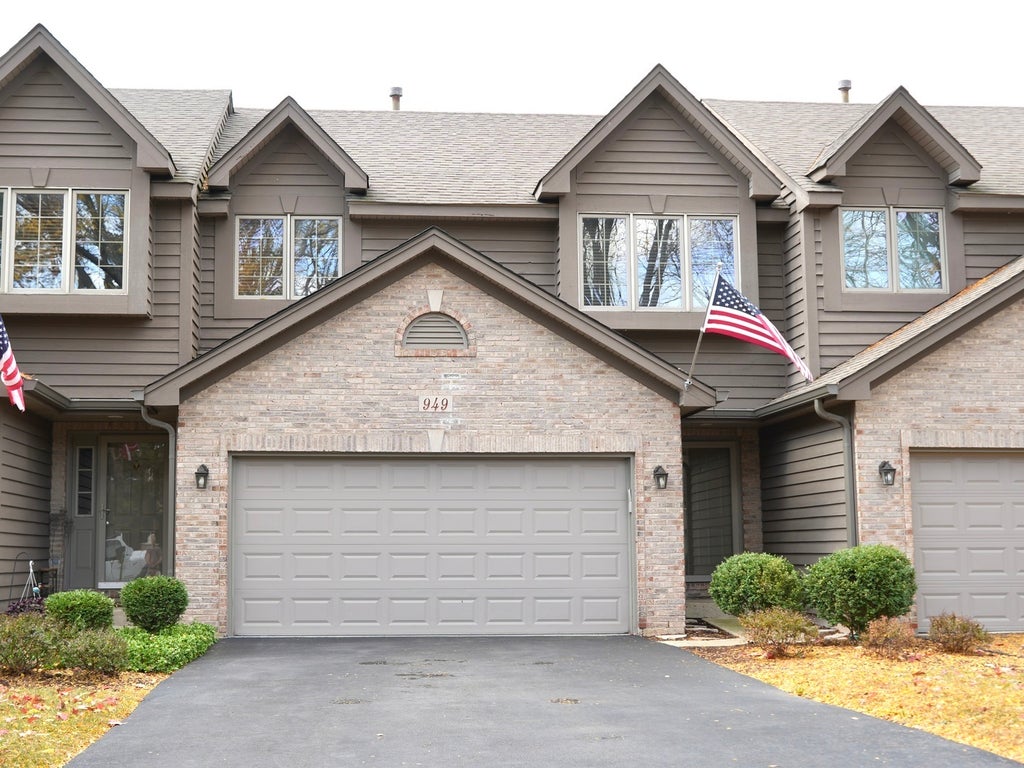 949 Millcreek Circle, Elgin