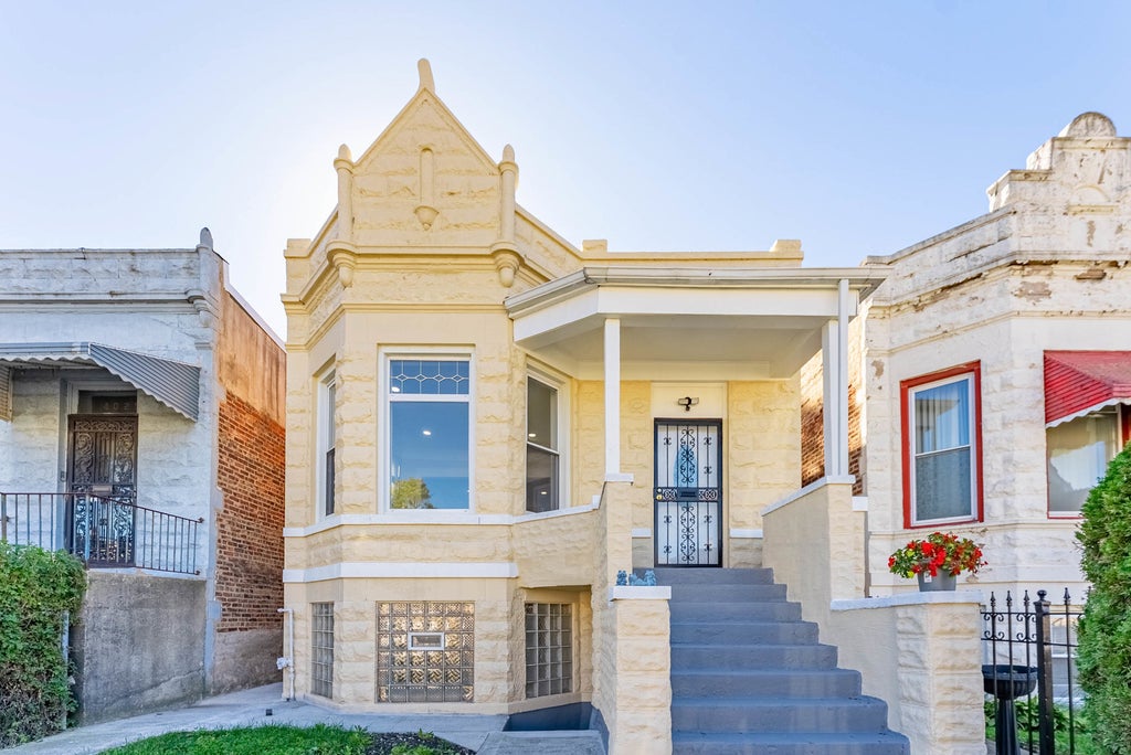 4027 West Cullerton Street, Chicago