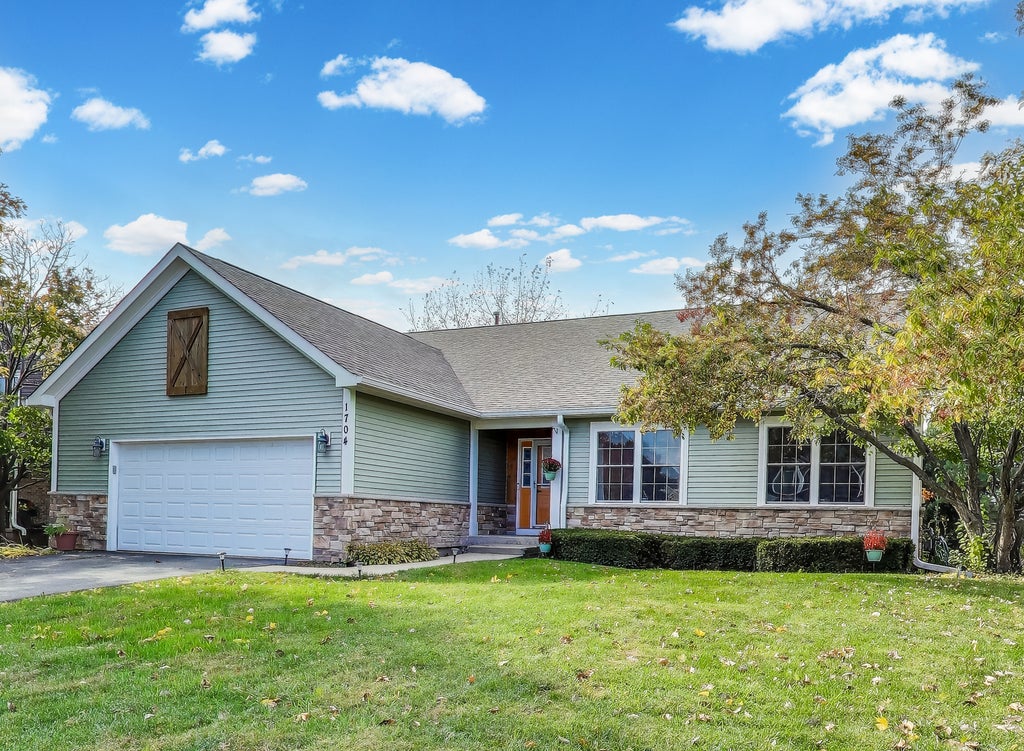 1704 Cherry Court, Lake Villa