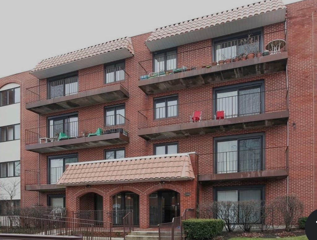 2086 Saint Johns Avenue 207, Highland Park, 60035