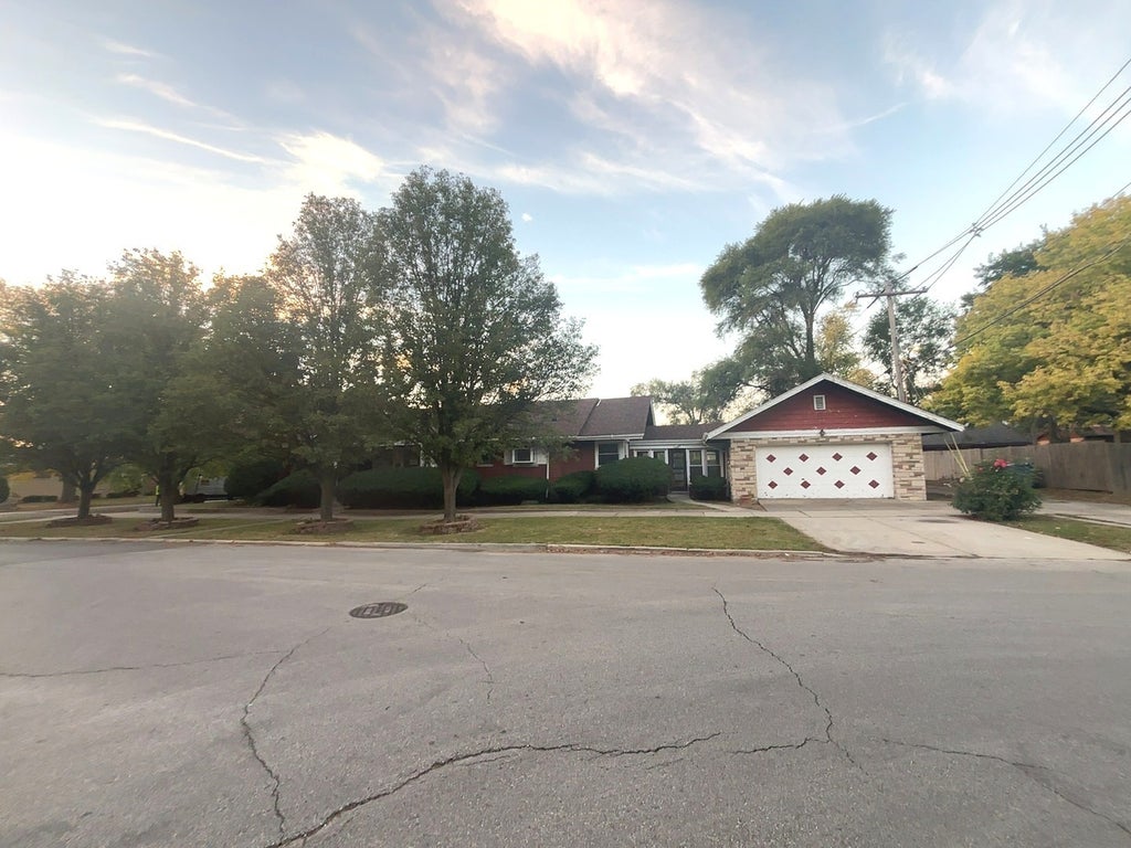 2320 West 101st Street, Chicago