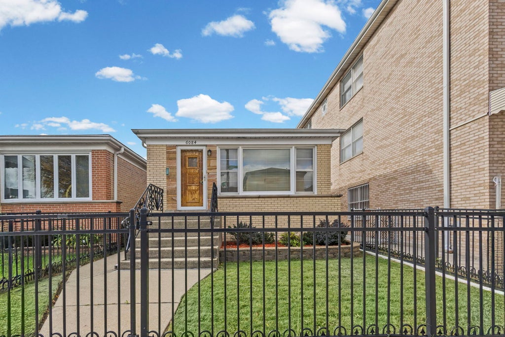 6084 North Elston Avenue, Chicago, 60646