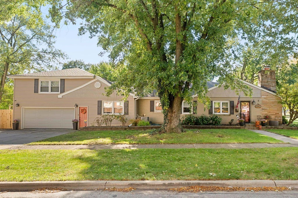 5 East Washington Street, Villa Park