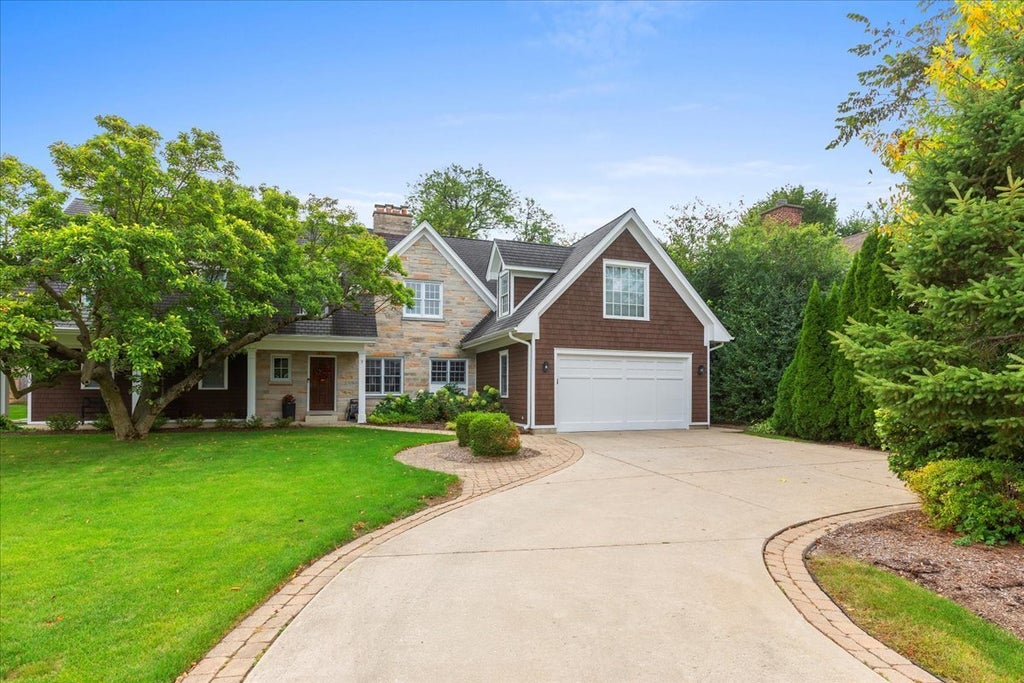 1439 Pleasant Lane, Glenview