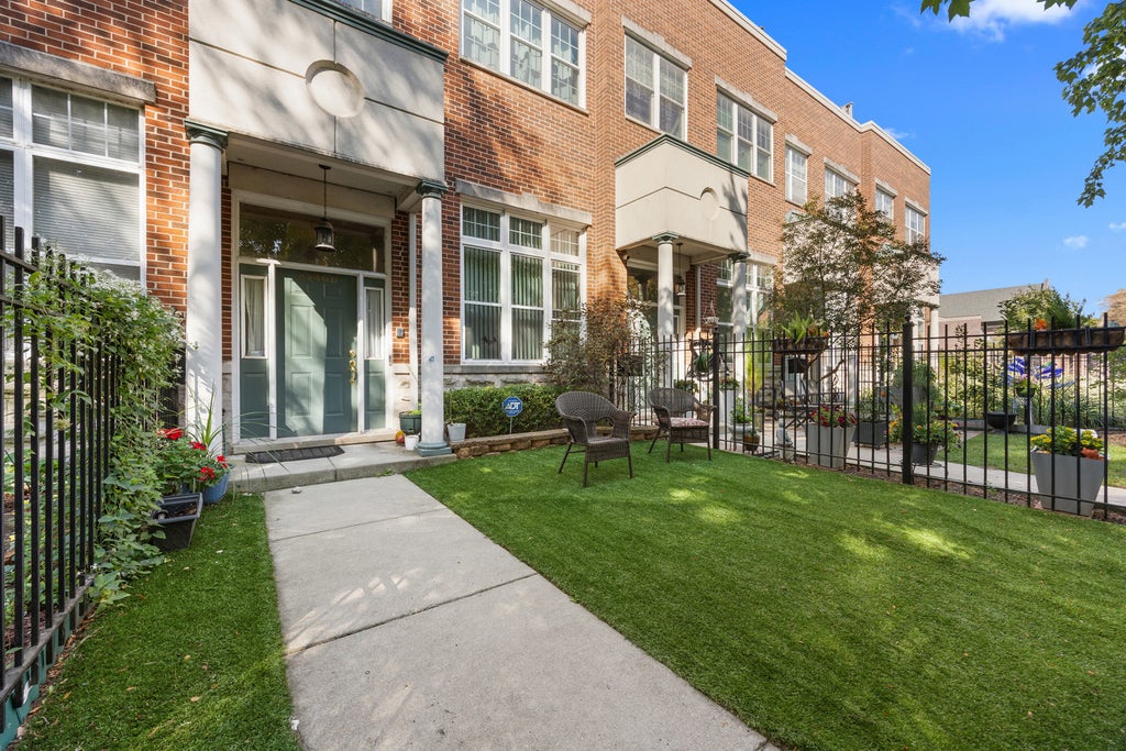 5230 South University Avenue D, Chicago, 60615
