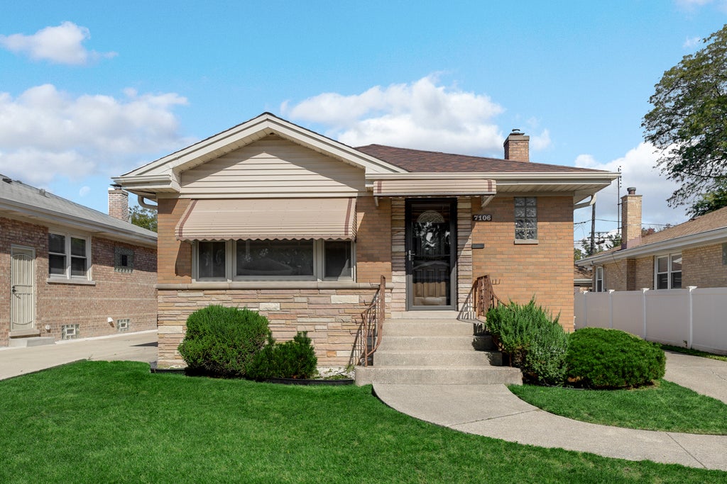 7106 West Devon Avenue, Chicago