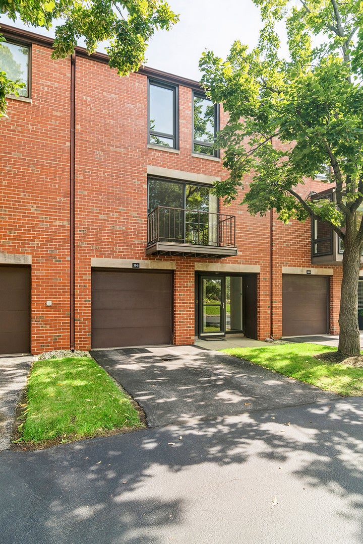 3841 Appian Way, Glenview, 60025