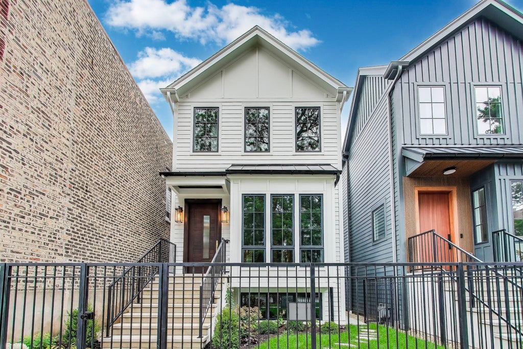2203 West Huron Avenue, Chicago, 60622