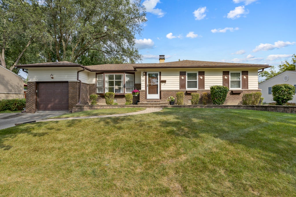 243 North Richards Drive, Palatine