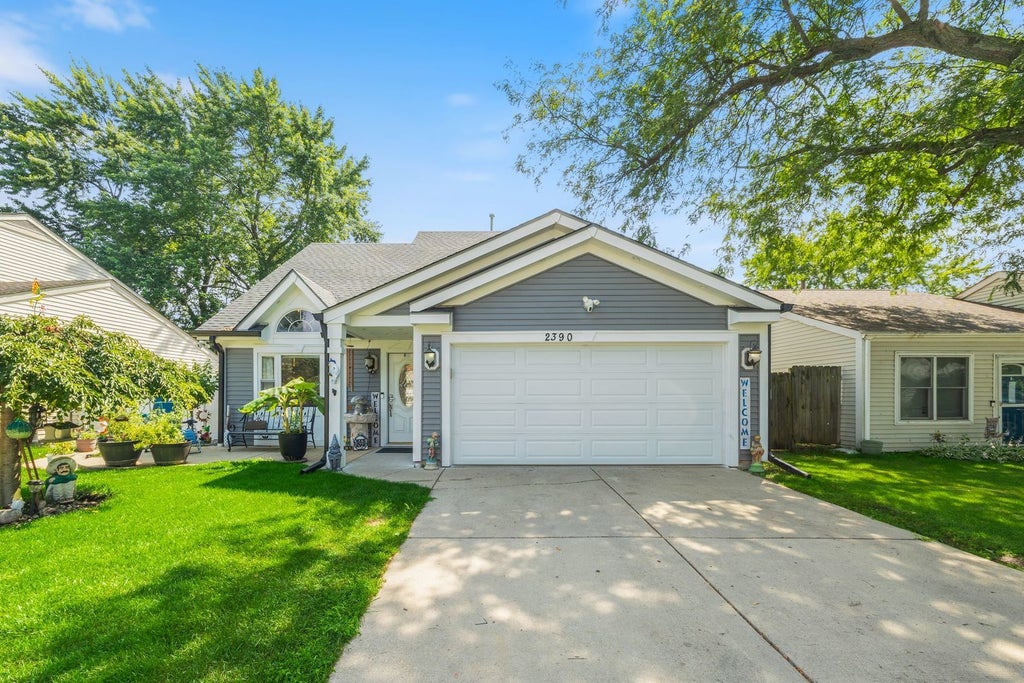 2390 Buttercup Court, Aurora