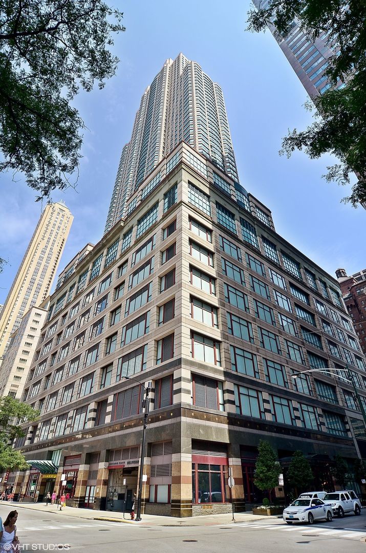 100 East Huron Street 3901, Chicago, 60611