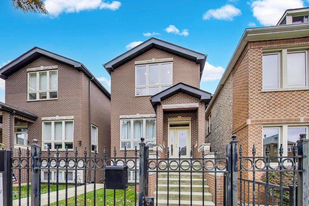 1045 West 34th Place, Chicago