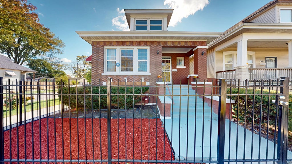 1445 West 73rd Street, Chicago