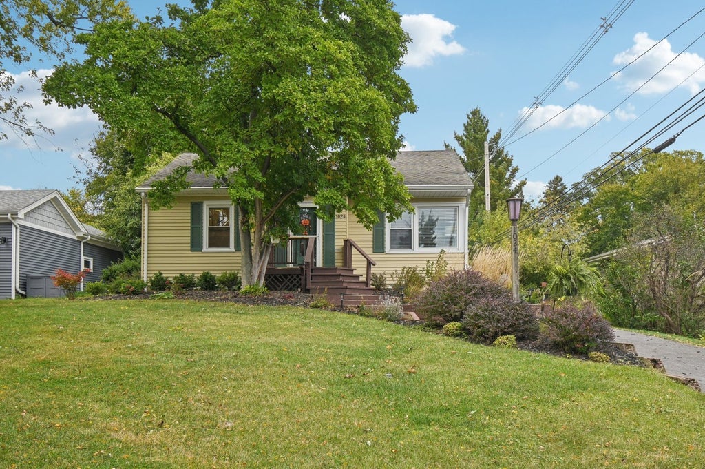 1024 Blanchard Street, Downers Grove