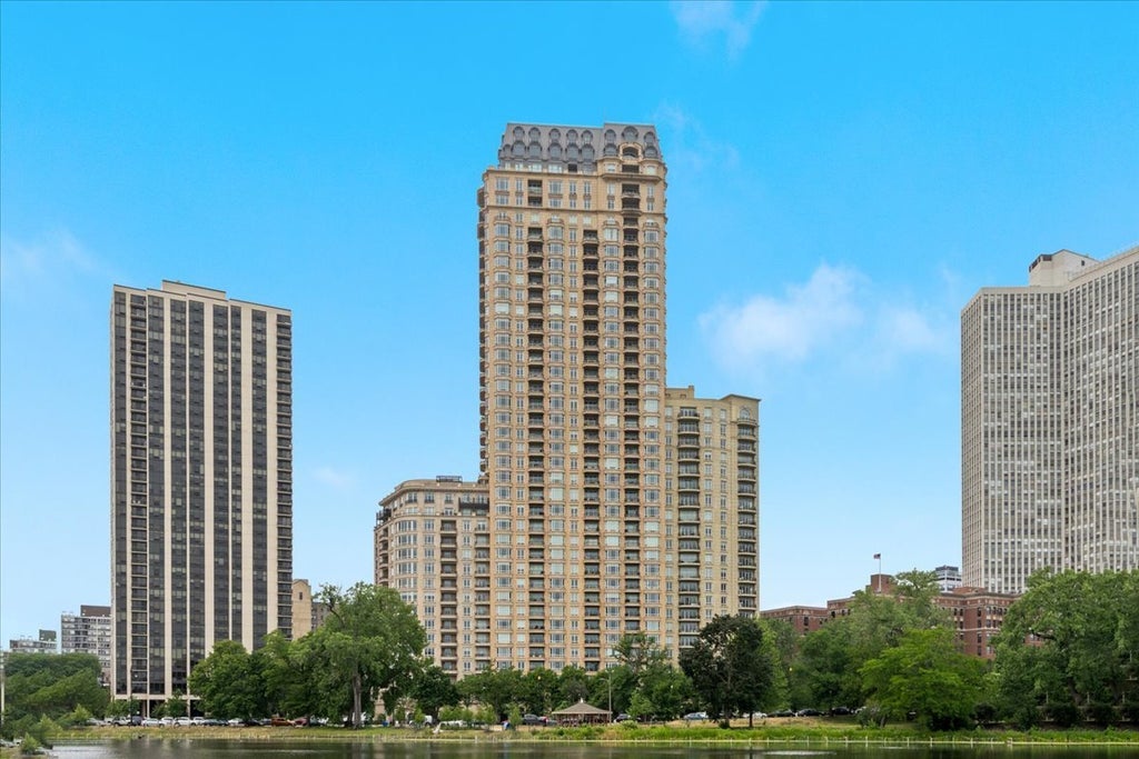 2550 North Lakeview Avenue S605, Chicago, 60614