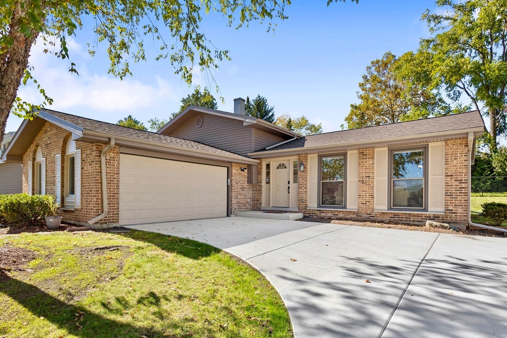 7s610 Lynn Drive, Naperville