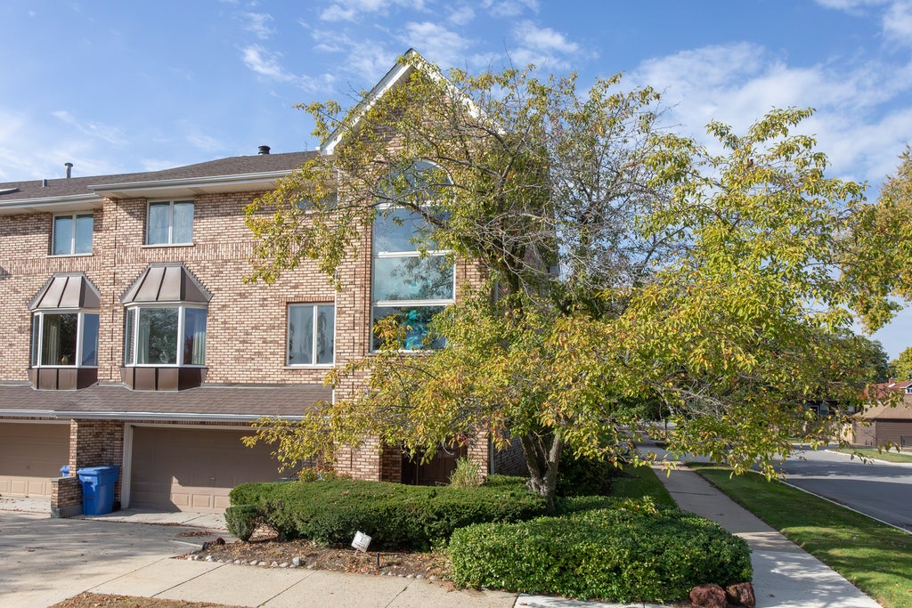 8104 South Prairie Park Place, Chicago