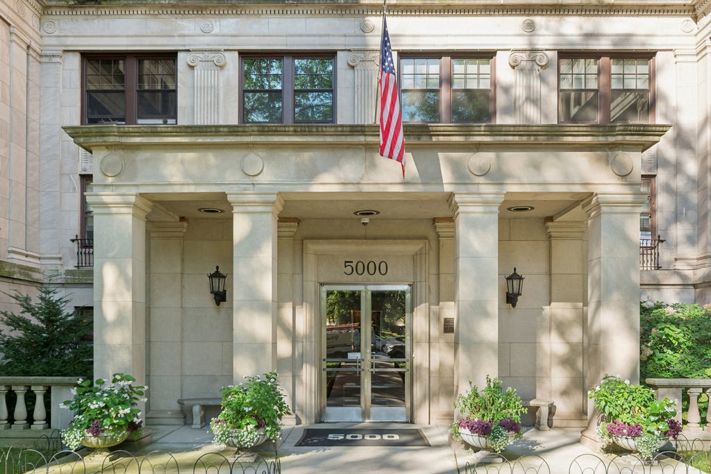 5000 North Marine Drive 9c, Chicago