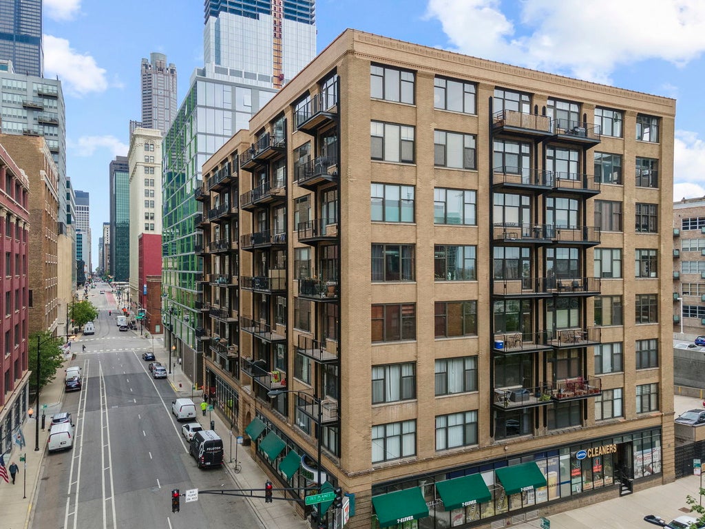 625 West Jackson Boulevard 411, Chicago, 60661
