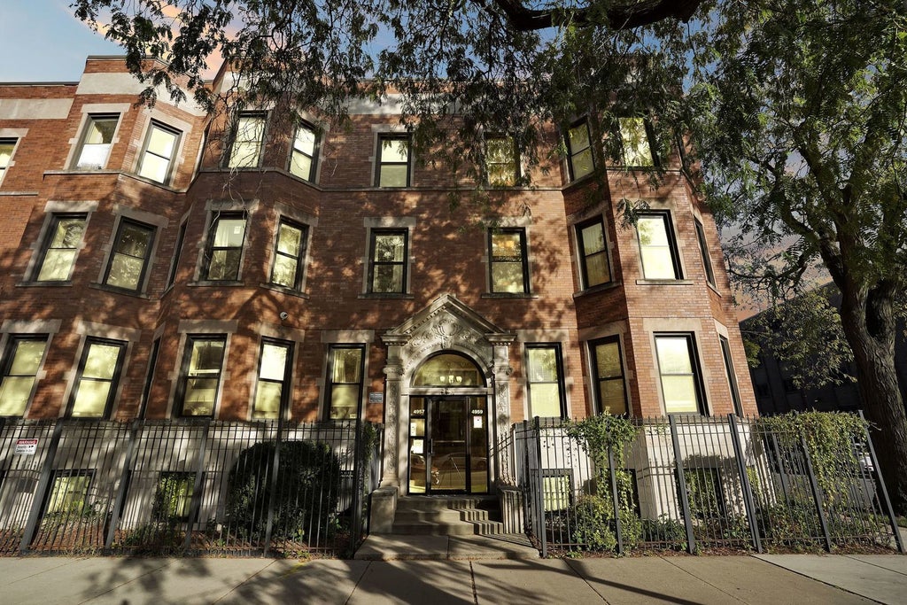 4953 South Michigan Avenue 7, Chicago