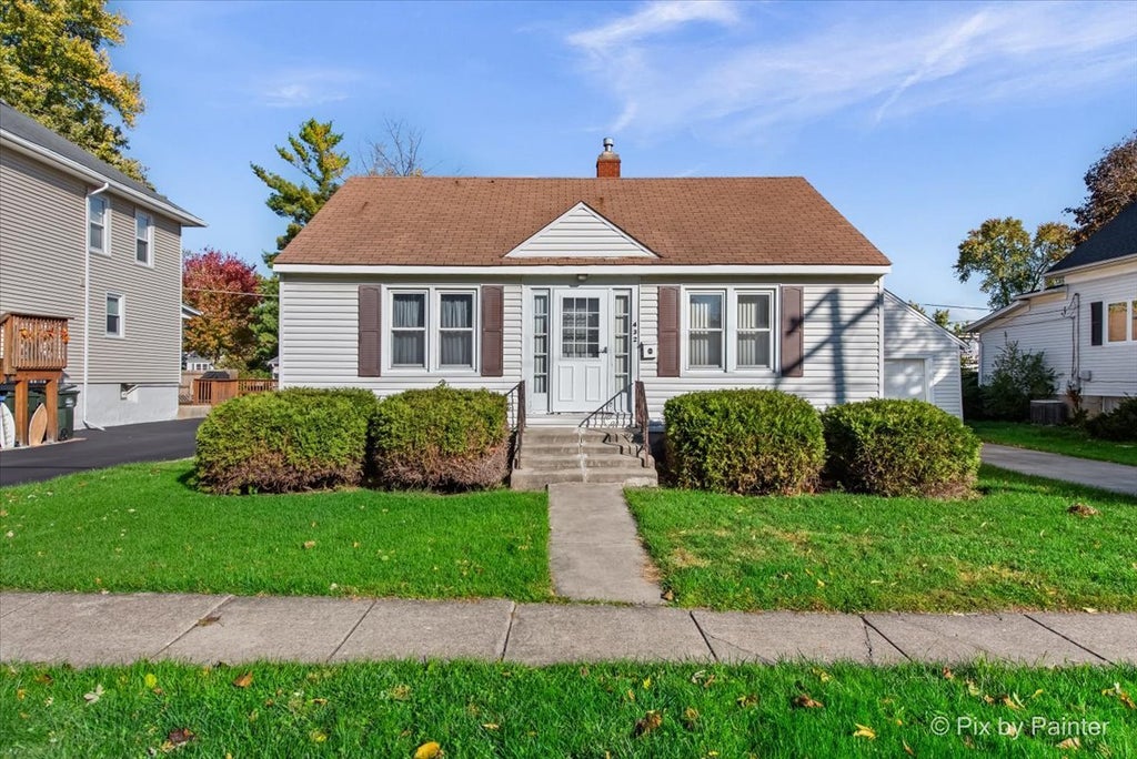 432 Illinois Street, East Dundee