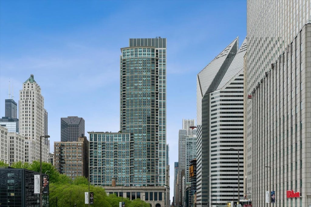 130 North Garland Court N 3205, Chicago, 60602