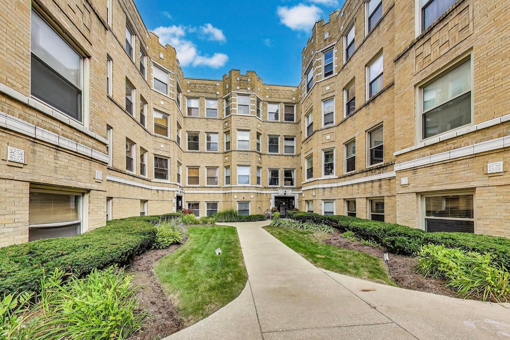 1630 West Columbia Avenue Gn, Chicago