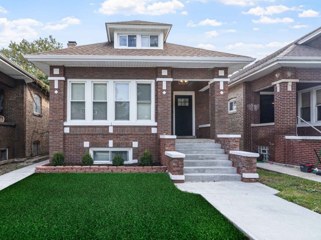 7537 South Clyde Avenue, Chicago, 60649