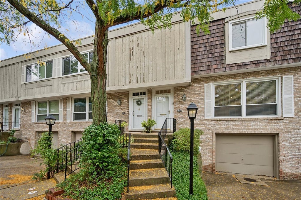 1918 Wilmette Avenue B, Wilmette, 60091