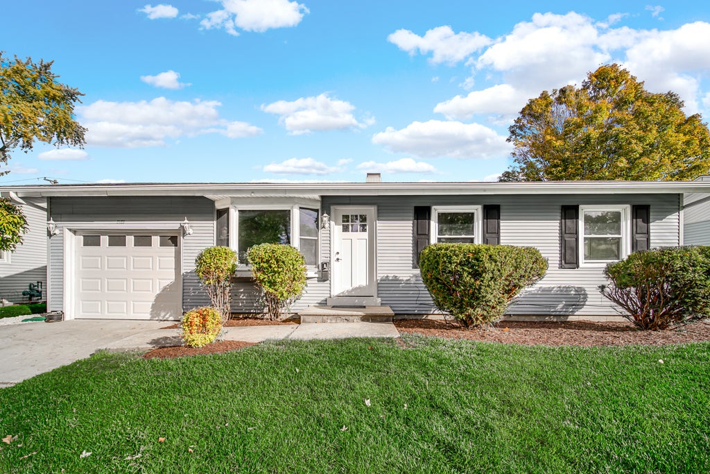 2123 Fairland Drive, Sycamore