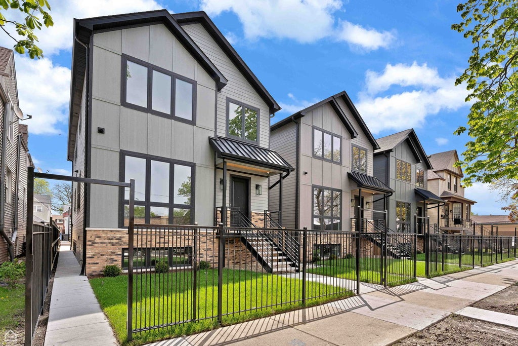 3907 North Drake Avenue, Chicago, 60618