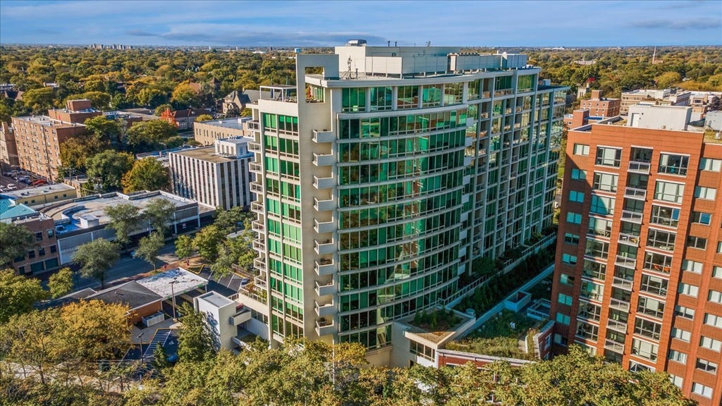 1570 Elmwood Avenue 1302, Evanston, 60201