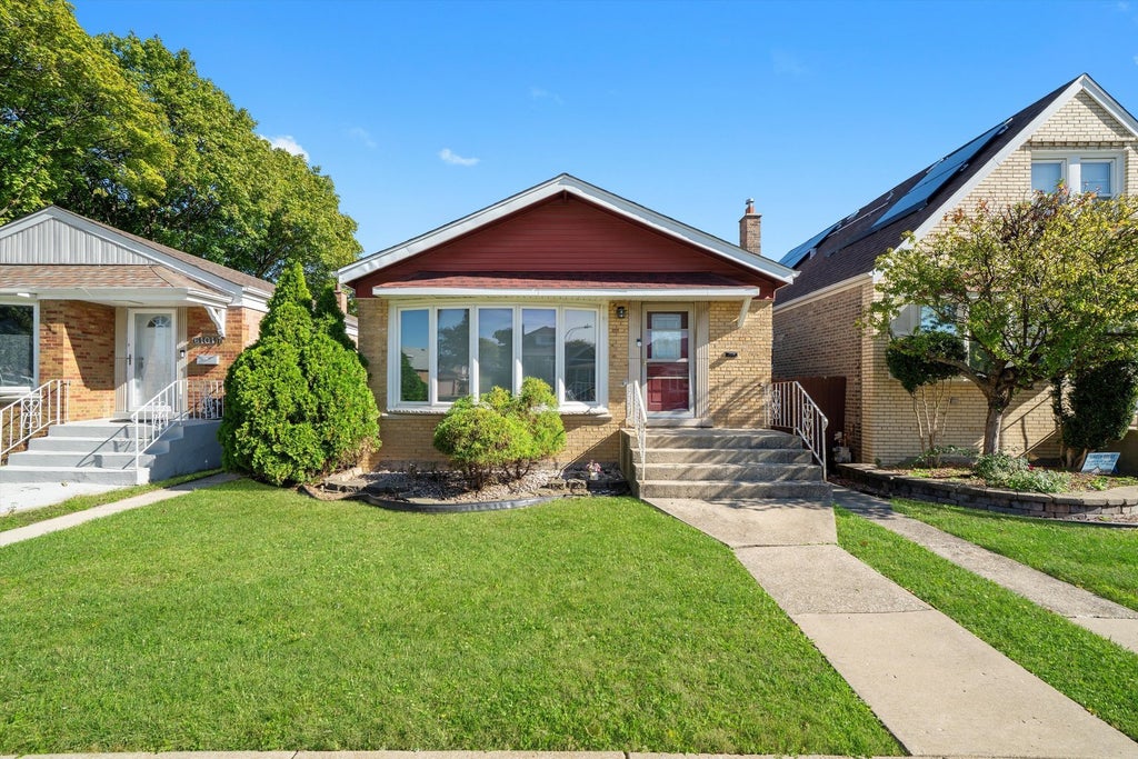 6105 South Moody Street, Chicago