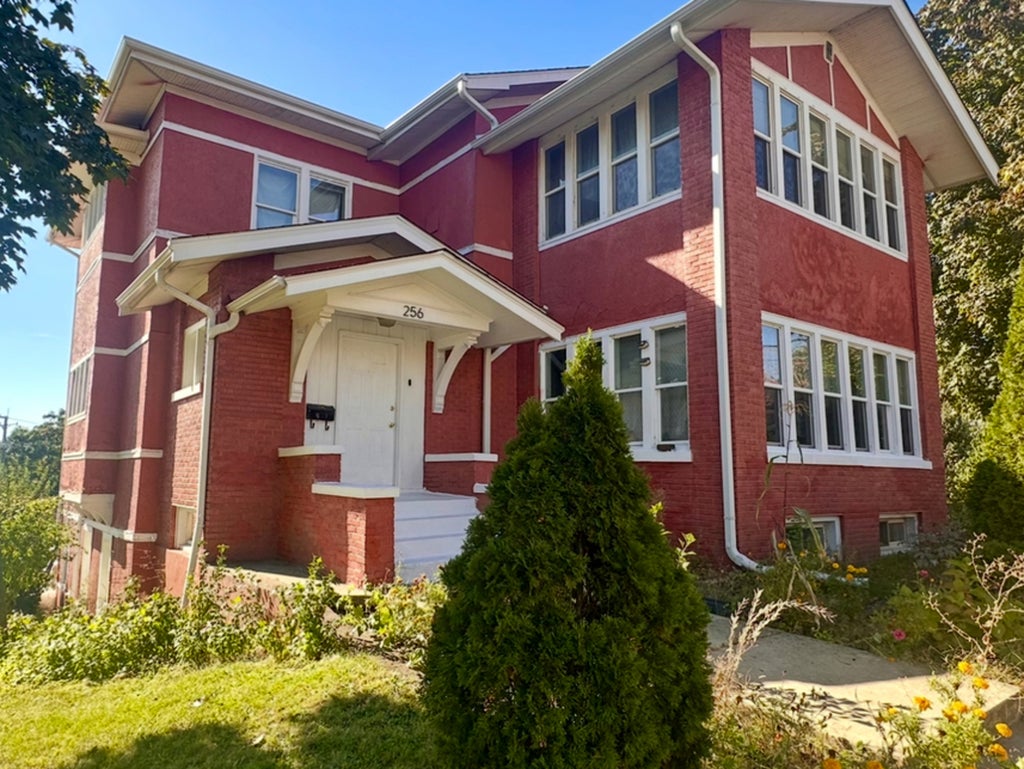 256 West Downer Place, Aurora