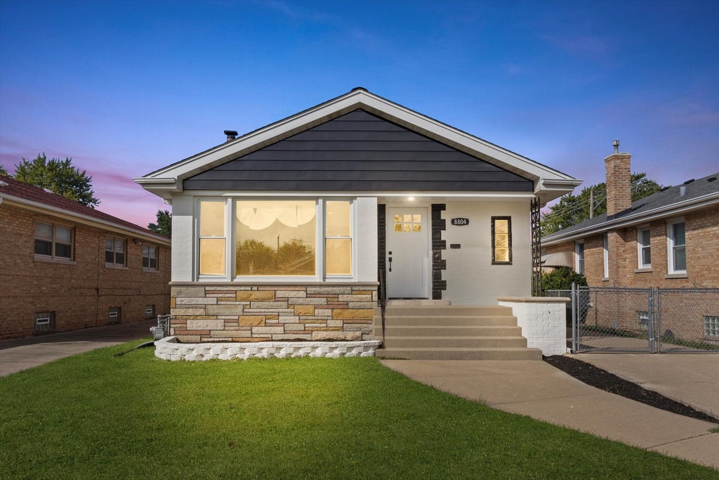 8804 South Fairfield Avenue, Evergreen Park