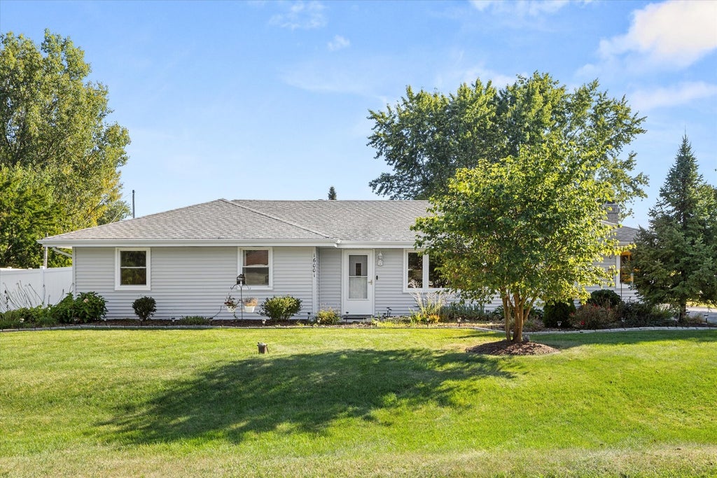 16001 South Leach Drive, Homer Glen