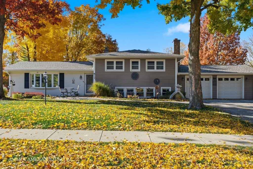 817 Woodland Hills Road, Batavia