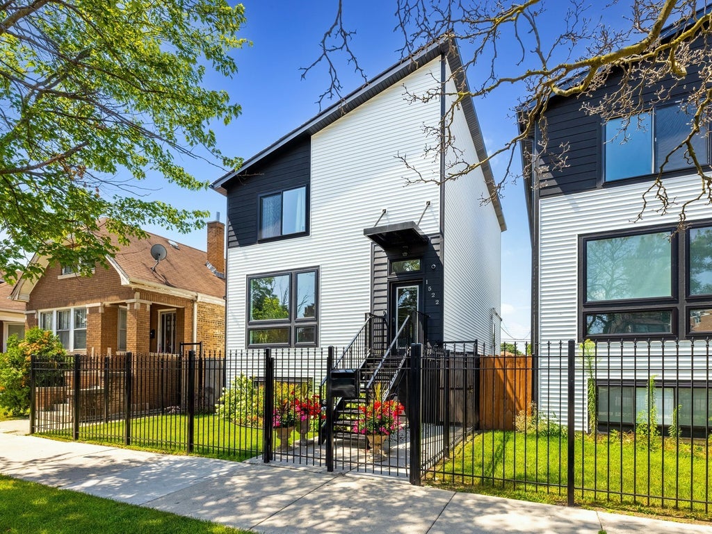1522 North Leamington Avenue, Chicago