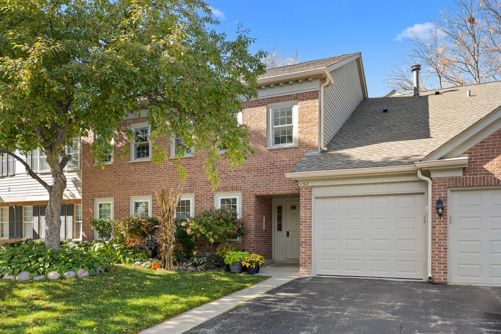 152 Brookston Drive C2, Schaumburg