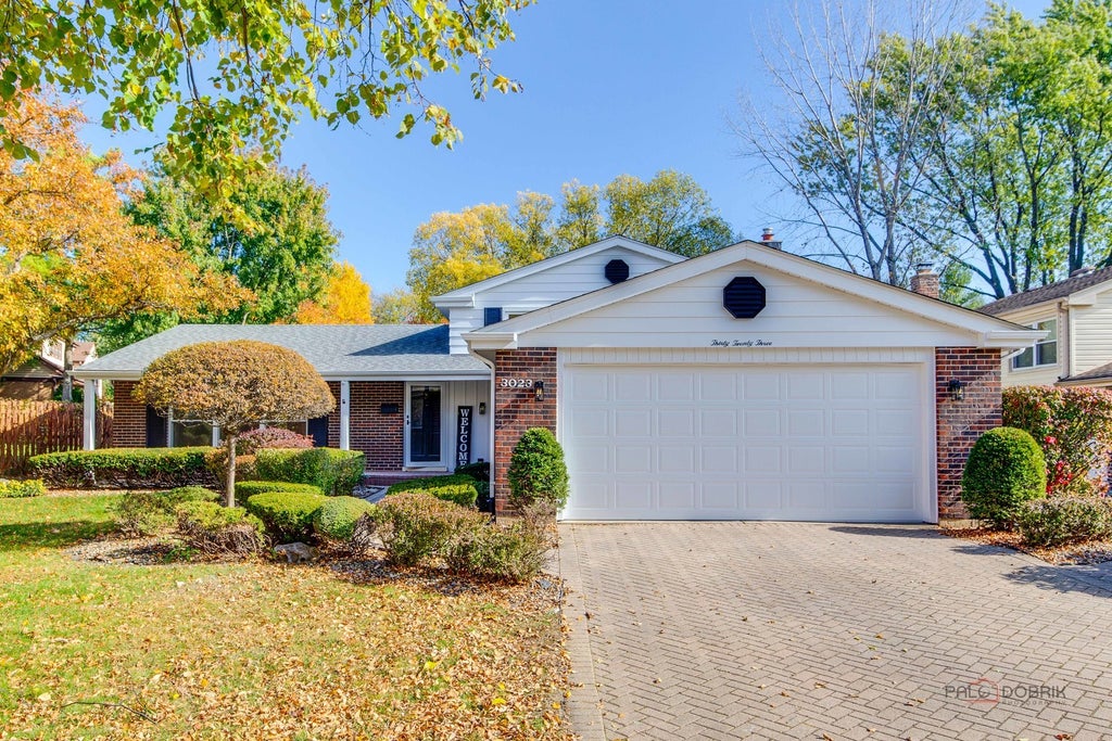 3023 North Windsor Drive, Arlington Heights